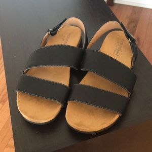 NWOT Natural Soul Strappy Sandals